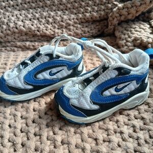 Nike Vintage Toddler Blue and White Sneakers Suze 4c